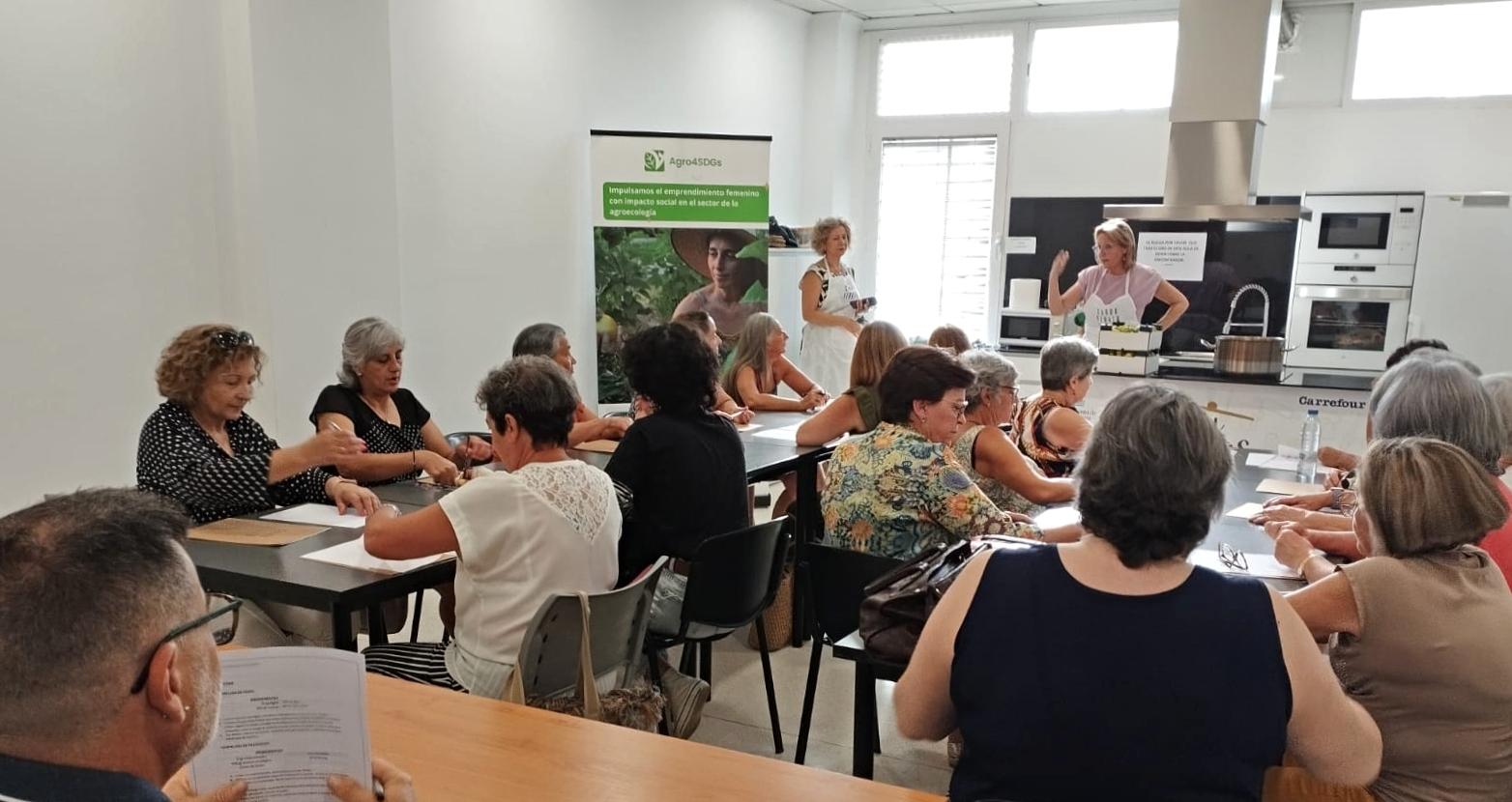 Mujeres participantes en el taller de preparación de conservas - Emprendimiento femenino en el mundo rural - Agro4SDGs - Acción contra el Hambre