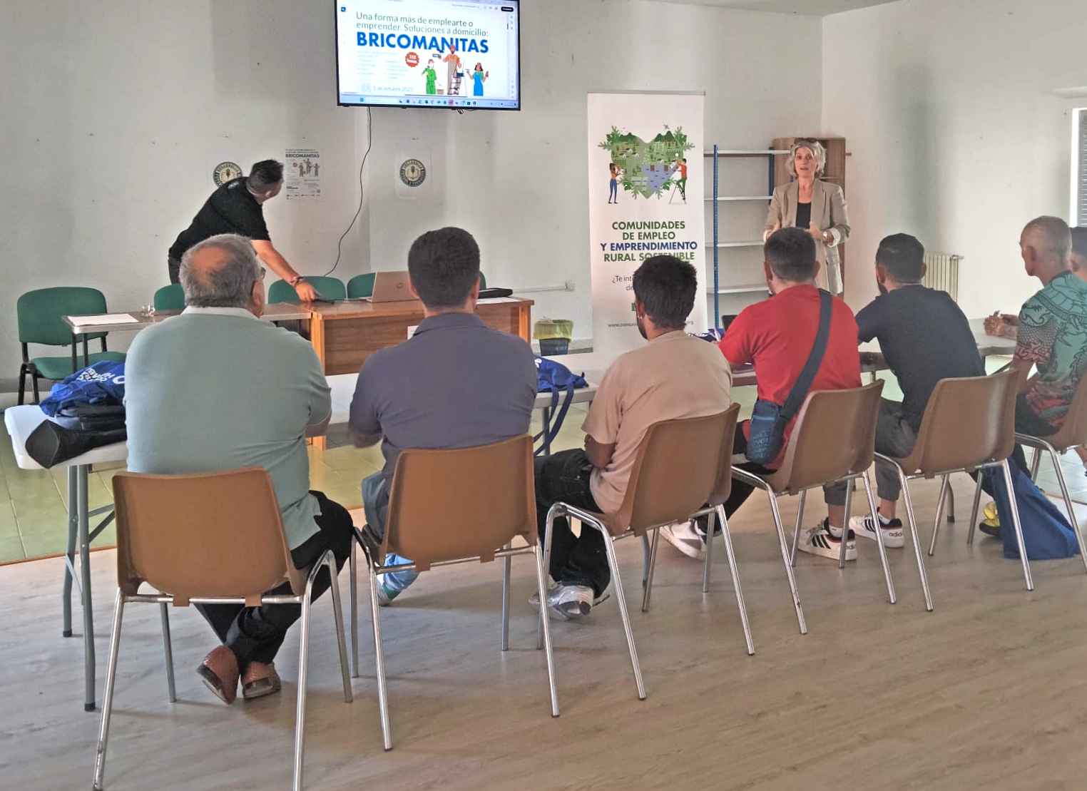 Visita-SusanaPlasencia-Bricomanitas-EncontrarEmpleo-FormacionGratis-Toledo-CastillaLaMancha-España-AccioncontraHambre