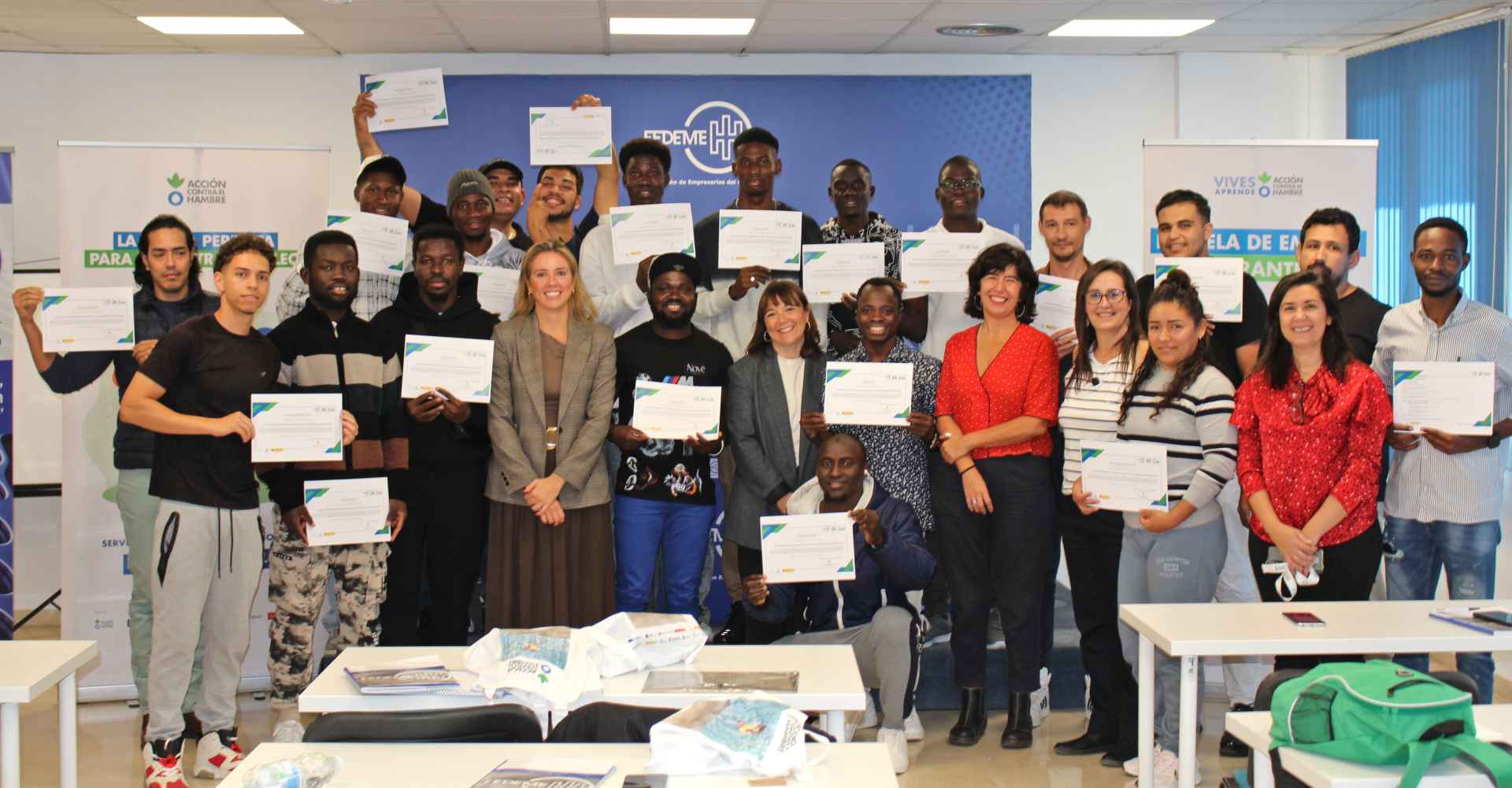 Participantes-Cierre-Curso-EmpleoMigrantes-España-Sevilla-AccioncontraHambre-Konecta-Endesa-FEDEME