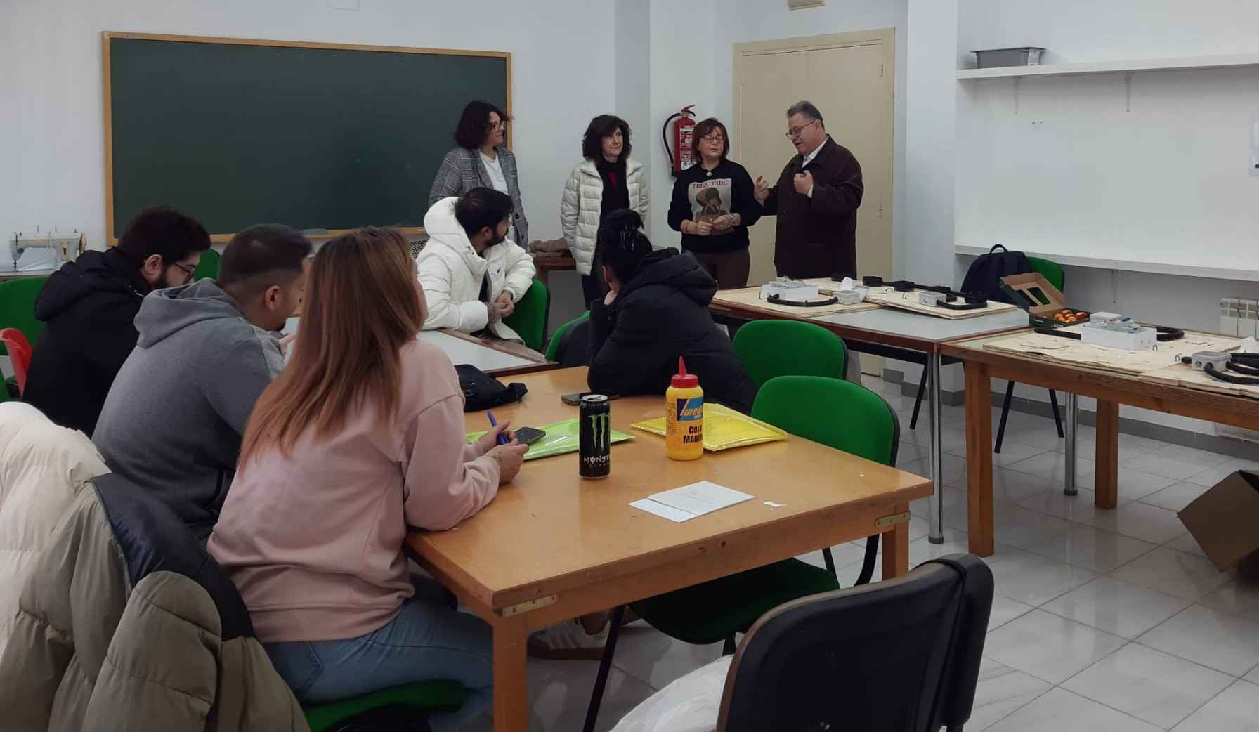 Bricomanitas-Formacion-Empleo-Alumnos-Participantes-Clausura-CastillaLaMancha-España-AccioncontraHambre