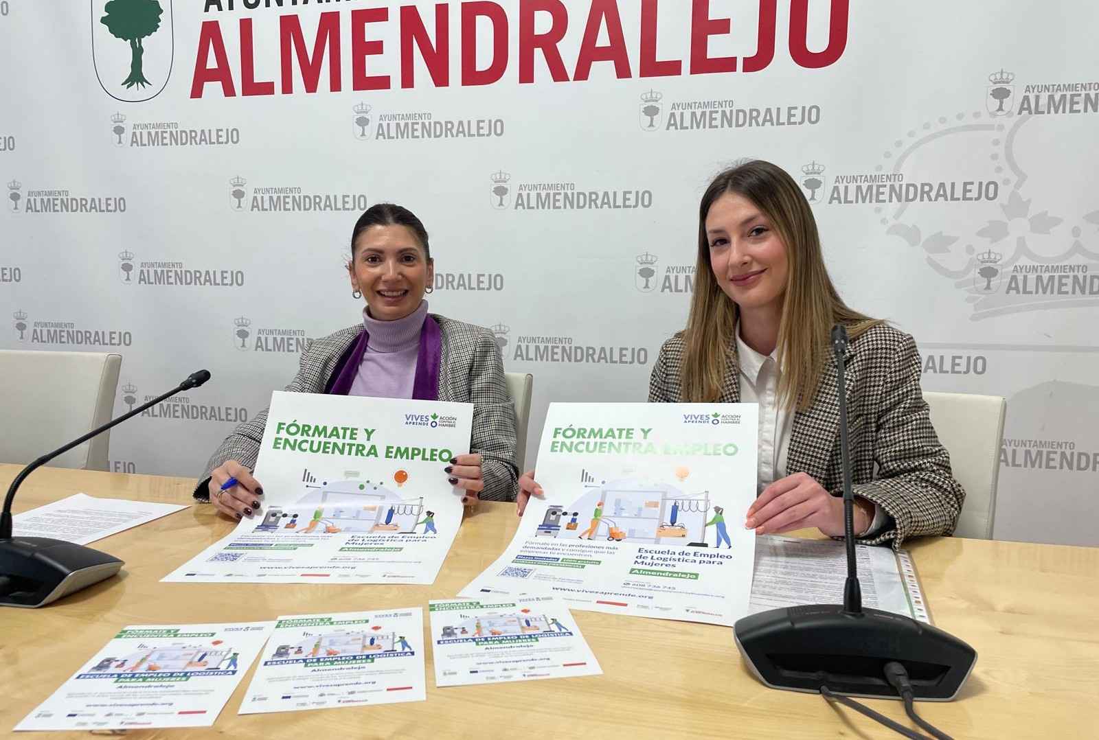 RuedaPrensa-AytoAlmendralejo-Extremadura-Mujeres-EscuelaEmpleoLogística-Carteles
