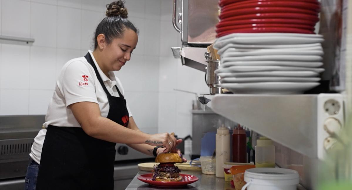 Vives Emprende-Cocinera-SectorAlimentario-Accion Social Espana-Saborealo Rico