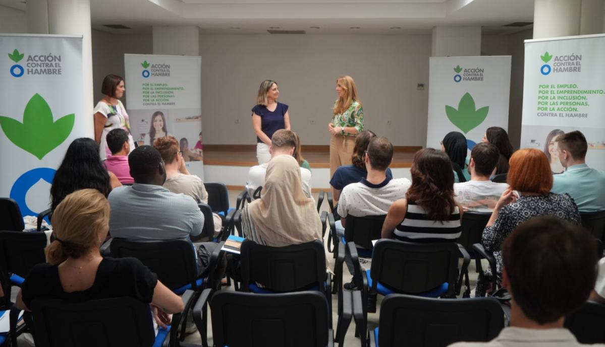 VisitaInstitucional-AccioncontraHambre-Murcia-España-Vives-Saludable-Asistentes-ConchitaRuiz-Consejeria-MujeresHablando