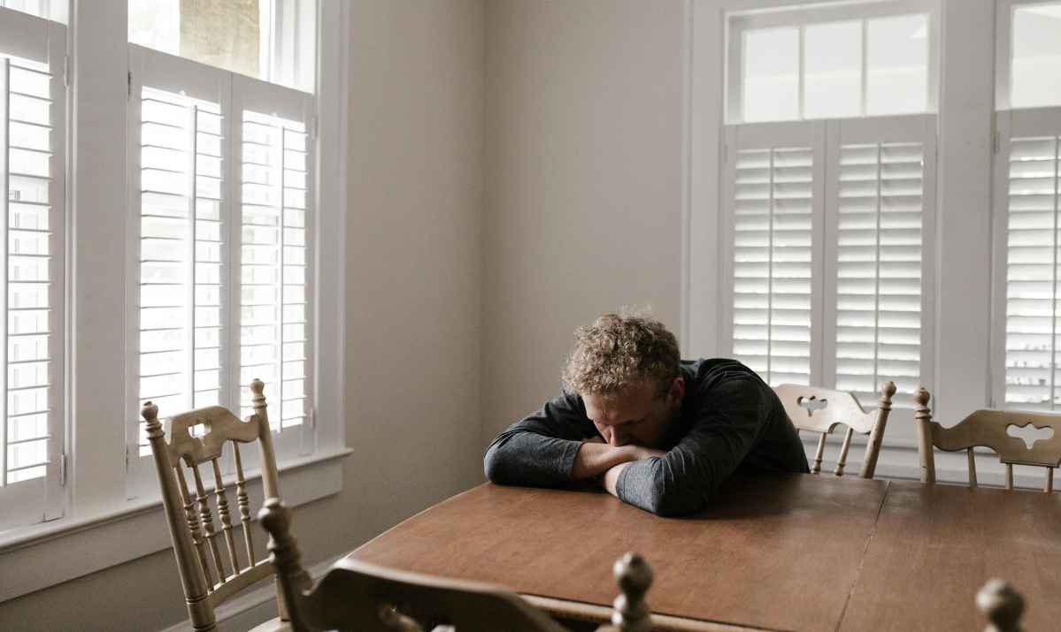 Burnout-SaludMental-BienestarEmocional-Empleo-CampusVirtual-AccioncontraHambre