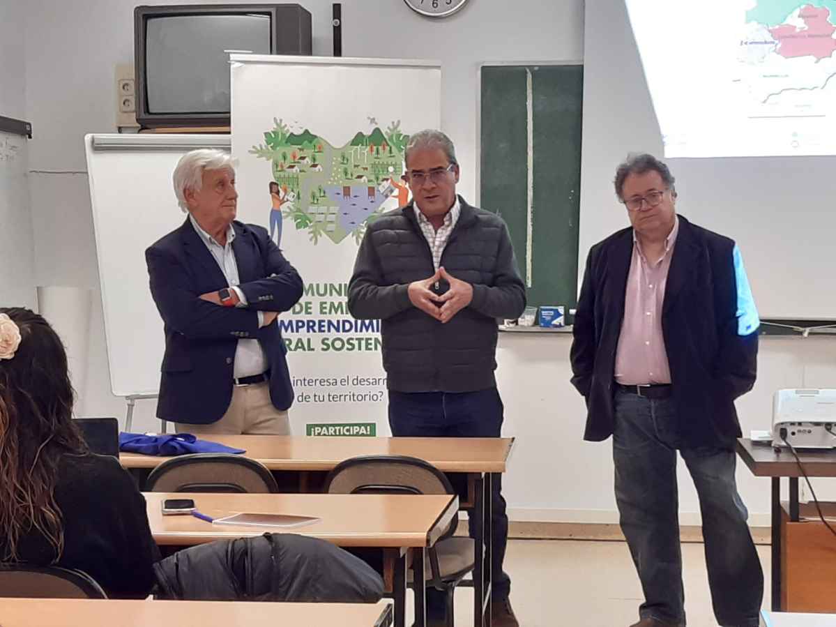 Capacitacion-Presencial-EmprendimientoRural-RECAMDER-AccioncontraHambre-Castilla-LaMancha-Asistentes-DelegadoProvincial