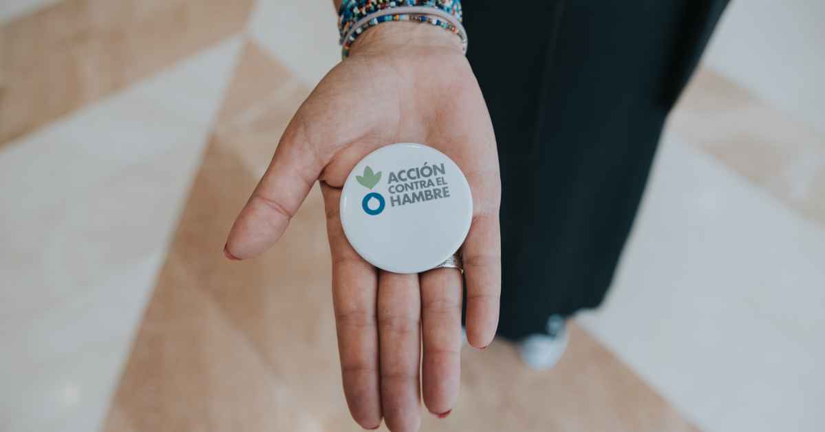 Chapa-Logo-Accioncontrahambre-Mano-EPYCO-2025