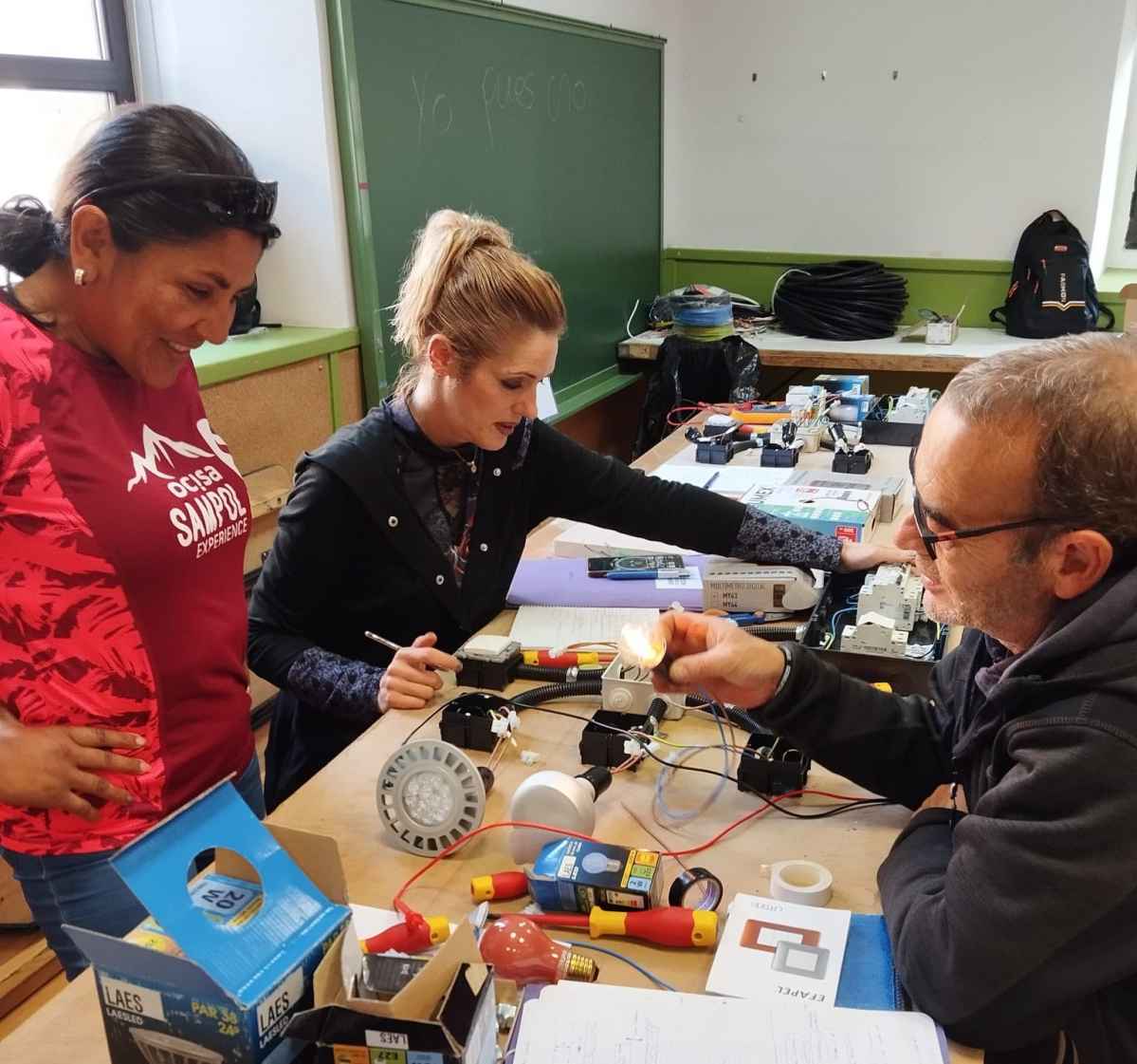 EscuelaEmpleo-Clases-Electronica-Digital-Formacion-LaRioja-SantoDomingLaCalzada-España-2026-InsercionLaboral