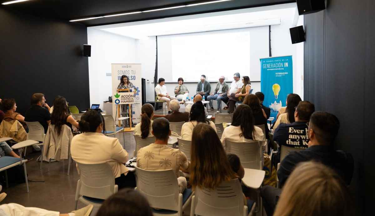 MesaRedonda-Debate-EmprendeDespega-Extremadura-2026-AccioncontraHambre-España